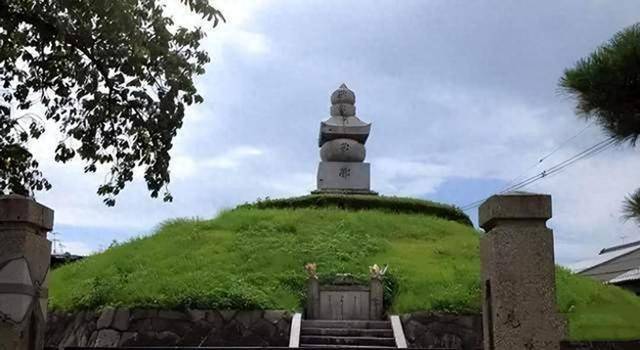 “死不起”成為現(xiàn)實(shí)！高價(jià)墓地市場(chǎng)冷清<strong></p>
<p>墓地</strong>，逝者也被“消費(fèi)降級(jí)”？:墓地